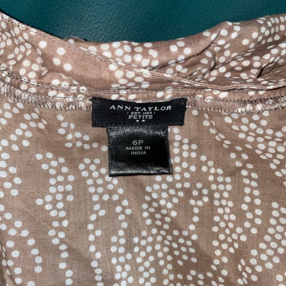 Ann Taylor V-line Brown & White Polka Dots Sleeveless Ruffles Button-Up Blouse - Picture 5 of 6